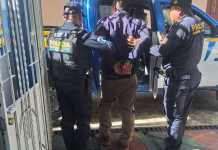 Detienen a guardia de seguridad privada por realizar disparos al aire Guardia de seguridad privada fue detenido por realizar disparos al aire.
