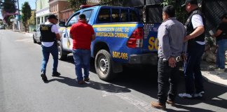 Tres guardias de seguridad privada fueron ligados a proceso por su posible vinculación al robo de un camión de valores registrado en Gualán, Zacapa. Foto La Hora: PNC