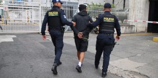 Un hombre con antecedentes por robo es detenido tras asaltar un camión de encomiendas en vísperas de Navidad