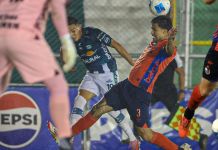 Municipal deberá remontar en su estadio este sábado 27 de diciembre ante Antigua GFC luego de perder 2-0 el juego de ida en La Antigua Guatemala. Foto La Hora: Antigua GFC