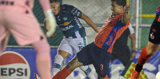 Municipal deberá remontar en su estadio este sábado 27 de diciembre ante Antigua GFC luego de perder 2-0 el juego de ida en La Antigua Guatemala. Foto La Hora: Antigua GFC