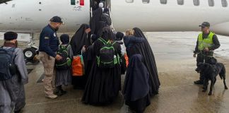 El gobierno colombiano expulsó a nueve adultos de la comunidad Lev Tahor y entregó a las autoridades de EE. UU. a los 17 menores que viajaban con ellos. Foto La Hora: EFE