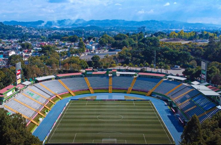 En los alrededores del estadio Cementos Progreso ya se realizan patrullajes de parte de la PNC. Foto La Hora: Concacaf Champions Cup