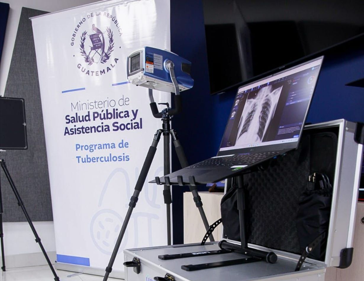 Sistema Penitenciario y Distritos de Salud reciben equipo para luchar contra la Tuberculosis