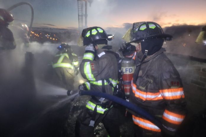 Una serie de incendios se registraron durante la Noche Buena pasada en distintos puntos del país, No se registraron perdidas humanas. Foto La Hora: CBV