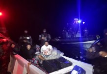 El Salvador intercepta lancha con bandera guatemalteca y decomisa 450 kilos de cocaína en el Pacífico