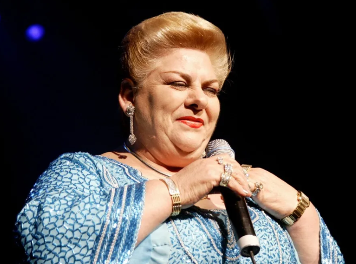 Fotografía de archivo de la cantante mexicana Paquita la del Barrio. EFE/Armando Arorizo