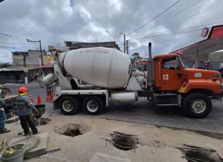 Autoridades de Mixco informaron que este sábado inició la colocación de los pilotes y columnas para la fundición en el paso a desnivel de El Milagro. Foto La Hora: Neto Bran/X