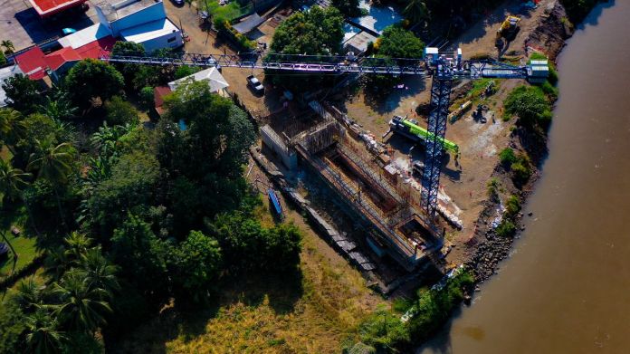 puente tilapa-ocos El puente contribuirá con la circulación vehicular en la zona que es conocida por ser comercial y turística. Foto La Hora: CIV