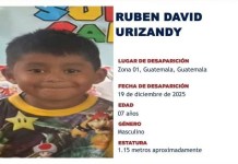 Solicitan apoyo para localizar a menor desaparecido en la Plaza de la Constitución Un menor desapareció por la noche de este viernes 19 de diciembre en la Plaza de la Constitución, según dio a conocer la PGN. Foto La Hora: PGN