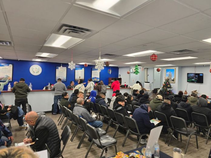 sabado consular En los Sábado Consular se atendieron a guatemaltecos con y sin cita para realizar sus trámites. Foto La Hora: Consulado de Nueva York, Estados Unidos