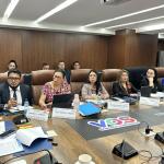 La ministra de Trabajo, Miriam Roquel, y la viceministra, Damaris Oliva, comentan por las propuestas para el salario mínimo de 2026. Foto: La Hora / José Orozco