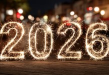 Cábalas y rituales para recibir el Año Nuevo 2026: medianoche, uvas, maletas, velas y otros Año Nuevo 2026. Foto:Vecteezy
