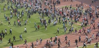 La captura del organizador y enfrentamientos entre aficionados dejó la visita de Lionel Messi a Calcuta, India. Foto La Hora: EFE