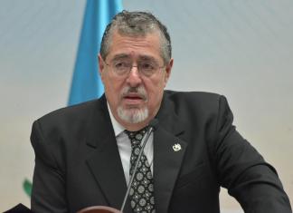 Arévalo advierte sobre intentos de desestabilización del Estado tras ataques y motines del Barrio 18.