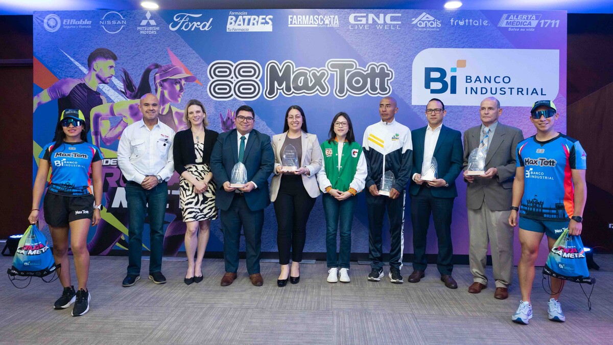 De izquierda a derecha: Carlos Tott Román, organizador general de la Media Maratón Max Tott; María José Paiz, gerente de relaciones institucionales de Banco Industrial; Miguel Orlando Carías, gerente comercial de Alerta Médica; Alejandra Alvarado, coordinadora de Proyectos El Roble; Paula María Cifuentes, jefe de marca Gatorade; y Mariano Da Costa, gerente de ventas de Ford, Excel Automotriz.