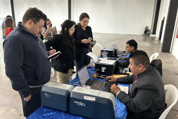 En vivo: Ambiente en el Colegio de Abogados y Notarios durante elecciones de la postuladora del TSE.