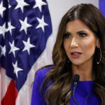 Trump mantiene confianza en la titular de Seguridad Nacional pese a la muerte en Minnesota