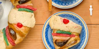 La Rosca de Reyes cada 6 de enero, combina elementos religiosos, históricos y culturales. Foto: Freepik.