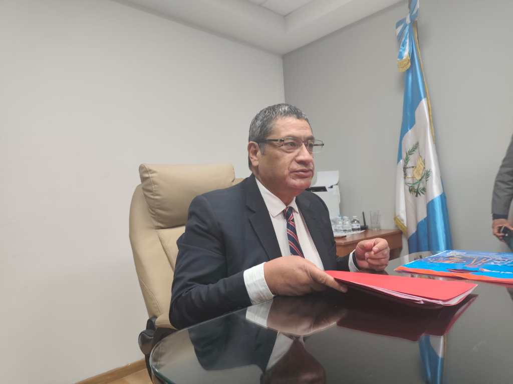 Óscar Adolfo Morales Montufar, busca ser magistrado de la CC. Foto La Hora: Engelberth Blanco