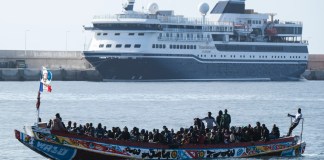 Archivo de salvamento Marítimo de España rescatando 166 integrantes de un cayuco. Foto La Hora: EFE