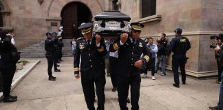 "Mi hijo era un hombre honrado y capaz", dice en su lamento padre de agente de la PNC José Efraín Revolorio.