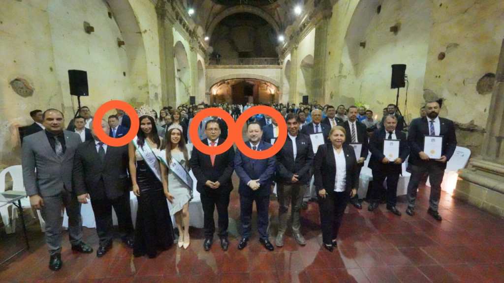 Los hermanos Godínez y Mazariegos en una actividad de CUNSAC. En la fotografía de izquierda a derecha, remarcados en un circulo, Juan Carlos Godínez, José Alberto Godínez y Walter Mazariegos. Foto La Hora: USAC 