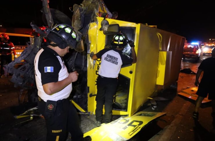 Un accidente múltiple se registró durante la madrugada de este viernes 30 de enero en el km 12.5 de la ruta al Atlántico.