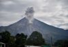 Actividad constante del volcán Santiaguito. Foto La Hora: Conred