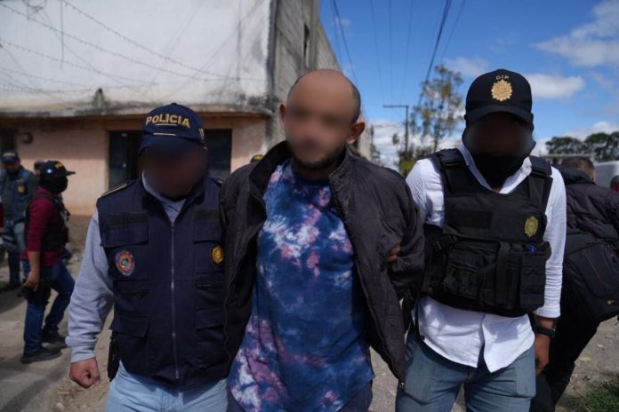 Uno de los presuntos pandilleros del Barrio18 alias 