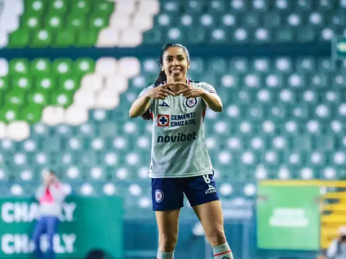 Ana Lucia Martinez Cruz Azul La guatemalteca Ana Lucía Martínez anotó un doblete en la goleada de Cruz Azul 5-0 frente al León en la Liga MX Femenil.