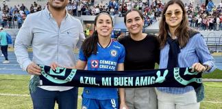 Ana Lucía Martínez fue recibió su reconocimiento como MVP del pasado Torneo Apertura 2025 de la Liga MX Femenil.