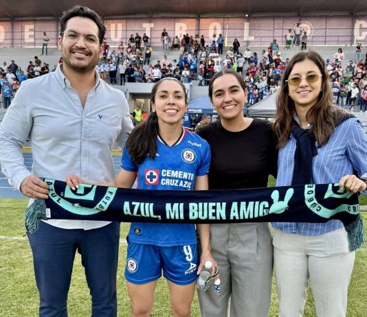 Ana Lucía Martínez fue recibió su reconocimiento como MVP del pasado Torneo Apertura 2025 de la Liga MX Femenil.