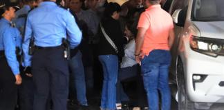 Un artefacto explosivo fue lanzado contra una diputada del Partido Nacional antes de una sesión del Congreso en Honduras.