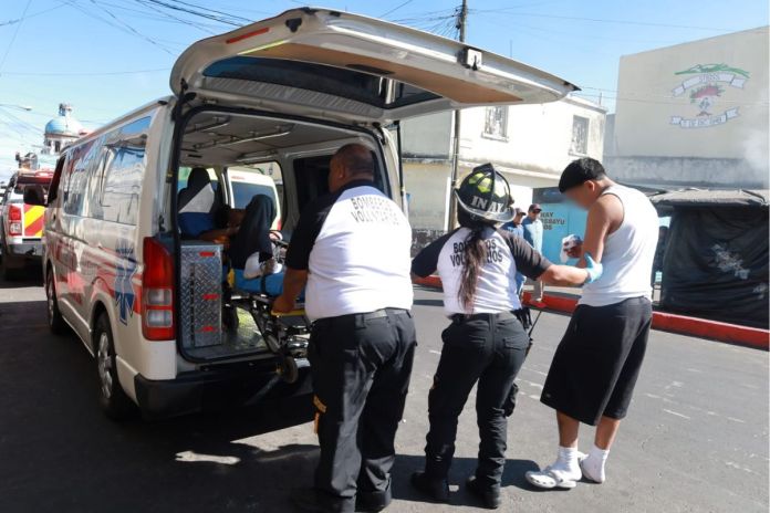 Dos jóvenes heridos tras ataque armado en vivienda de Mixco. Foto La Hora: CVB.