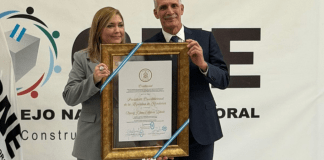 El Consejo Nacional Electoral (CNE) de Honduras entregó este miércoles 21 de enero la credencial que oficializa a Nasry “Tito” Asfura como presidente constitucional.