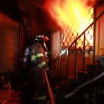 El propietario del inmueble afectado informó que el siniestro dejó pérdidas por unos Q100 mil. Foto La Hora: Bomberos Voluntarios