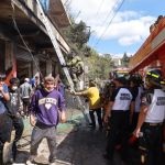 La bodega donde se almacenaba la pirotecnia quedó destruida y una ferretería cercana resultó afectada. Foto La Hora: BV