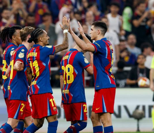 El FC Barcelona, con doblete de Raphinha, goleó 5-0 al Athletic de Bilbao en la primera semifinal de la Supercopa de España.