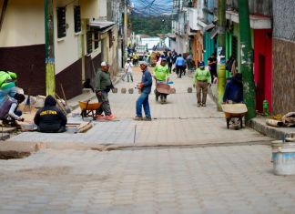 El barrio del Cerrito de la Virgen está siendo adoquinado y el fin de semana habrá un recorrido procesional por el sector. Foto La Hora: Neto Bran