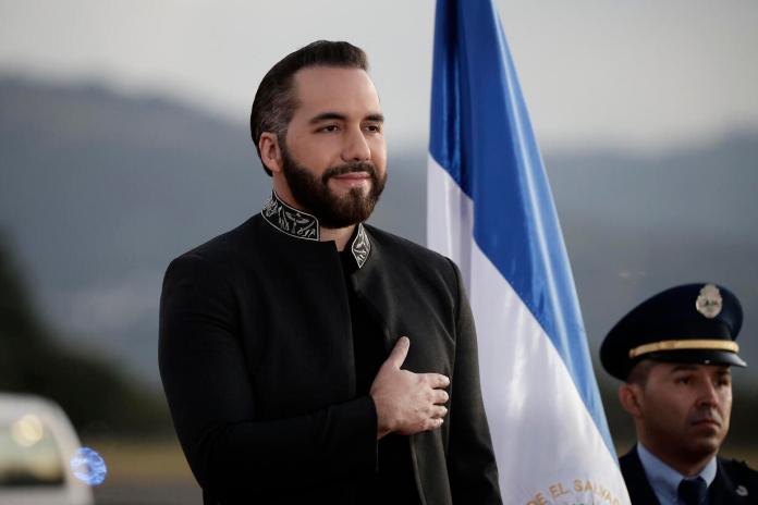 Bukele fue recibido en el aeropuerto Juan Santamaría para una visita oficial en Costa Rica.