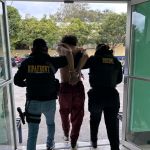 Presunto pandillero alias "Zancudo" capturado en Villa Nueva. Foto La Hora: PNC