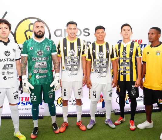 Presentación de equipaciones de Aurora F.C. par Torneo Clausura 2026. Foto: Cortesía Bantrab.