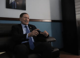 El presidente del Congreso 2027, Luis Contreras, comparte las prioridades a impulsar desde su mandato. Foto: La Hora / Daniel Ramírez