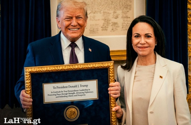 Corina Machado entregando el premio Nobel a Donald Trump. Foto La Hora: EFE