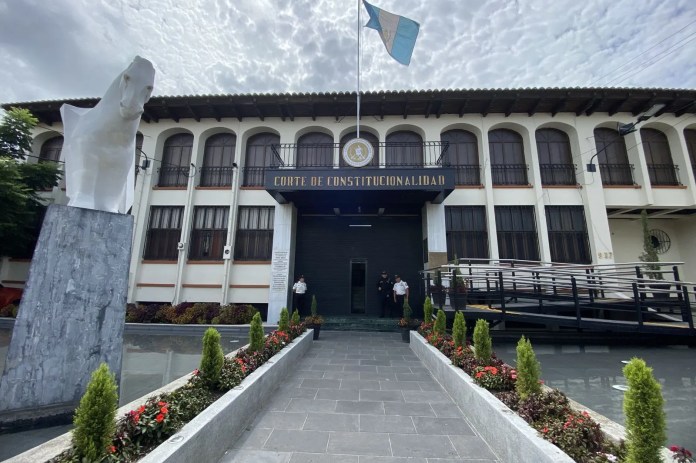 De prosperar amparos contra elección en CANG, se influiría en elección para la CC.