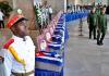 Cubanos rinden homenaje a los militares fallecidos en La Habana.