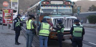 La DGT y Tránsito PNC se encargará de las sanciones, mientras que Provial tendrá a su cargo verificaciones y orientación sobre el Sistema Limitador de Velocidad. Foto La Hora: DGT