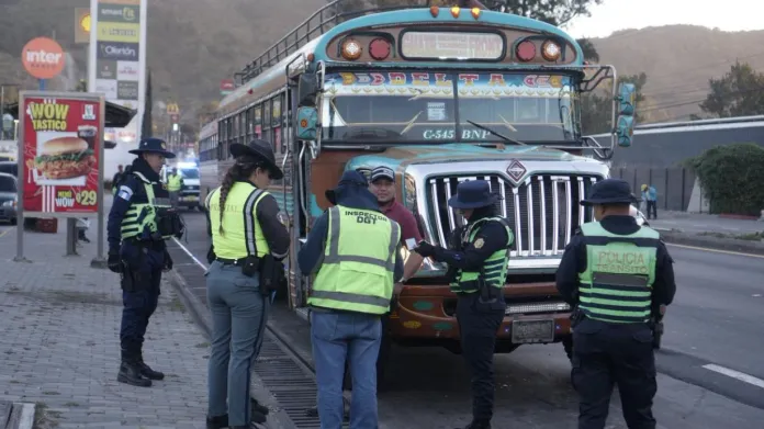 DGT operativo La DGT y Tránsito PNC se encargará de las sanciones, mientras que Provial tendrá a su cargo verificaciones y orientación sobre el Sistema Limitador de Velocidad. Foto La Hora: DGT