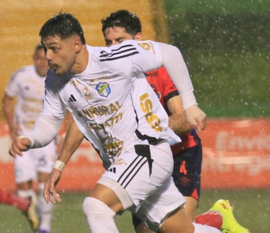 El delantero guatemalteco Darwin Lom anunció su salida de Comunicaciones y en las próximas horas se podría unir a un equipo en el extranjero.